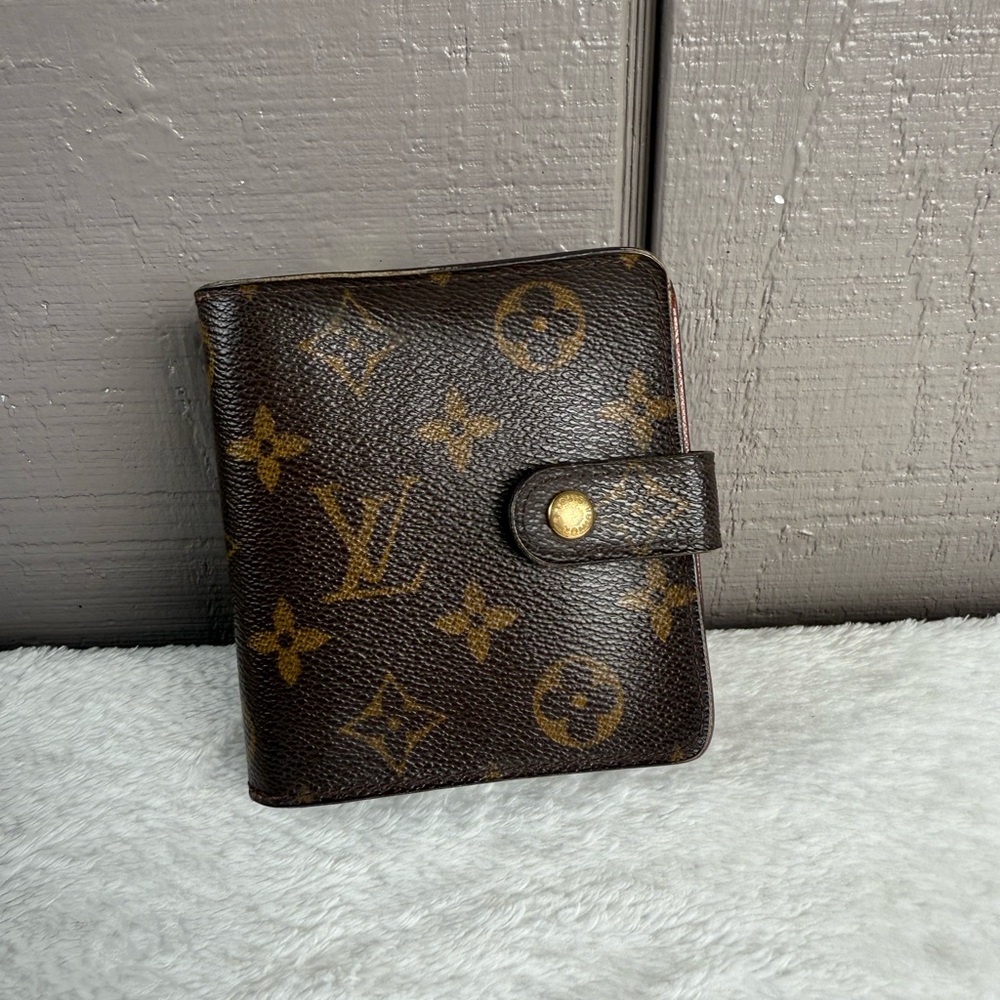 Louis Vuitton Monogram Compact Zippy/Snappy Wallet
